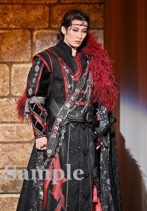 瀬央ゆりあ 舞台写真／雪組大劇場公演『ROBIN THE HERO』『オーヴァチュア！』