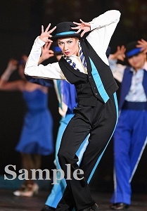 縣千 舞台写真／雪組大劇場公演『ROBIN THE HERO』『オーヴァチュア！』