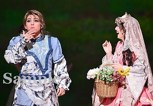 朝美・夢白 舞台写真／雪組大劇場公演『ROBIN THE HERO』『オーヴァチュア！』