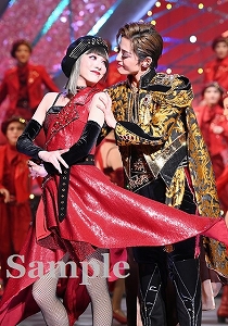 朝美・夢白 舞台写真／雪組大劇場公演『ROBIN THE HERO』『オーヴァチュア！』