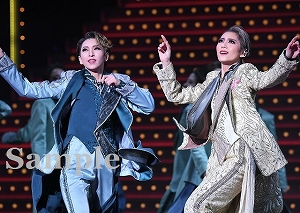 芹香・桜木 舞台写真／宙組東京公演『宝塚110年の恋のうた