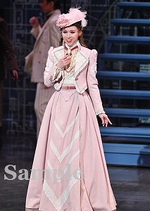 二葉ゆゆ 舞台写真／花組宝塚バウホール公演『儚き星の照らす海の果てに』