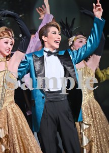 縣千 舞台写真／雪組東京公演『ROBIN THE HERO』『オーヴァチュア！』