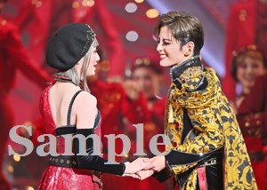 朝美・夢白 舞台写真／雪組東京公演『ROBIN THE HERO』『オーヴァチュア！』