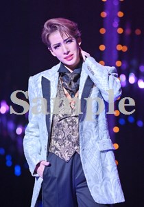 永久輝せあ 舞台写真／花組大劇場公演『悪魔城ドラキュラ』『愛