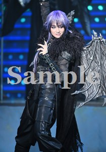 希波らいと 舞台写真／花組大劇場公演『悪魔城ドラキュラ』『愛，Love Revue！』