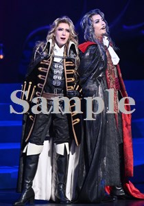永久輝・輝月 舞台写真／花組大劇場公演『悪魔城ドラキュラ』『愛，Love Revue！』