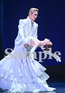 聖乃・美羽 舞台写真／花組大劇場公演『悪魔城ドラキュラ』『愛，Love Revue！』