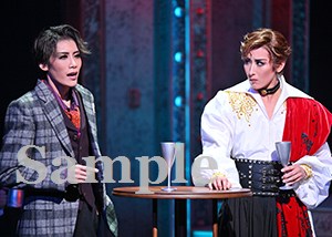 水美・鷹翔 舞台写真／宙組KAAT神奈川芸術劇場公演『RED STONE』