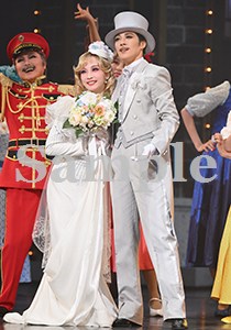 風間・彩 舞台写真／月組大劇場公演『GUYS AND DOLLS』