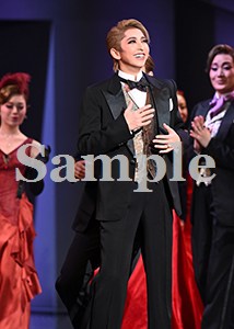 桜木みなと 舞台写真／宙組博多座公演『愛するには短すぎる』