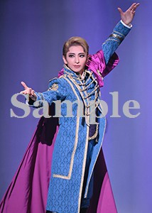 桜木みなと 舞台写真／宙組博多座公演『愛するには短すぎる』