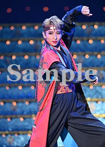 桜木みなと 舞台写真／宙組博多座公演『愛するには短すぎる』