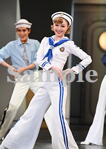 春乃さくら 舞台写真／宙組博多座公演『愛するには短すぎる』