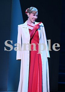 春乃さくら 舞台写真／宙組博多座公演『愛するには短すぎる』