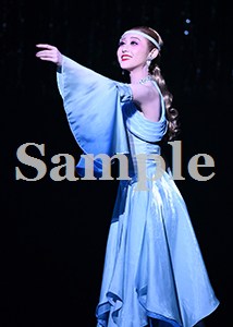 春乃さくら 舞台写真／宙組博多座公演『愛するには短すぎる』