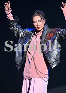 亜音有星 舞台写真／宙組博多座公演『愛するには短すぎる』