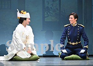 縣・華純 舞台写真／雪組梅田芸術劇場メインホール公演『波うららかに、めおと日和』