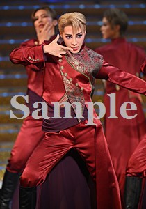 稀惺かずと 舞台写真／星組大劇場公演『RRR × TAKA”R”AZUKA ～√Rama～』