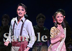 暁・詩 舞台写真／星組大劇場公演『RRR × TAKA”R”AZUKA ～√Rama～』